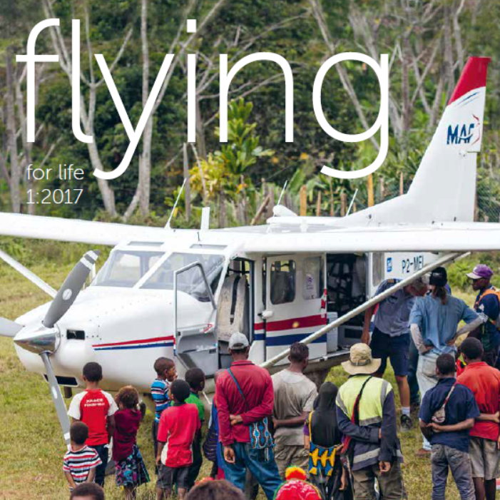 MAF_flying_for_life_1-17_fr_web-Titelseite